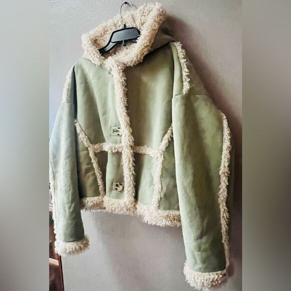 URBAN OUTFITTERS FAUX SHERLING GREEN CROPPED JACKET WOMENS SIZE L - Picture 5 of 10